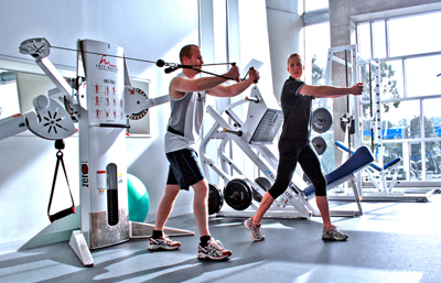 sportoktató - testépítés tanfolyam -bemelegítés személyi edzővel